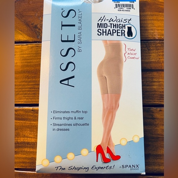 CUSTOM LISTING 2-‎ Size 3 NWT Assets by Spanx Hi-Waist Mid-Thigh Shaper Nude - Picture 1 of 6